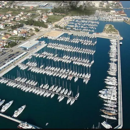 Bella Kastela