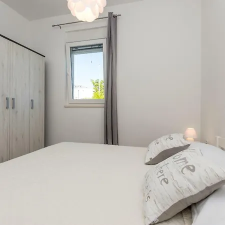 Apartment Bella Kastela